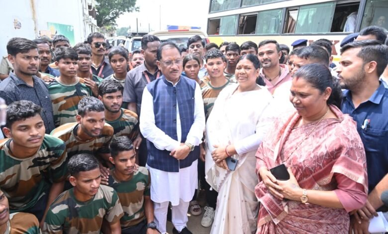 26 Agniveers of Balrampur met the Chief Minister, it was a proud moment for the state