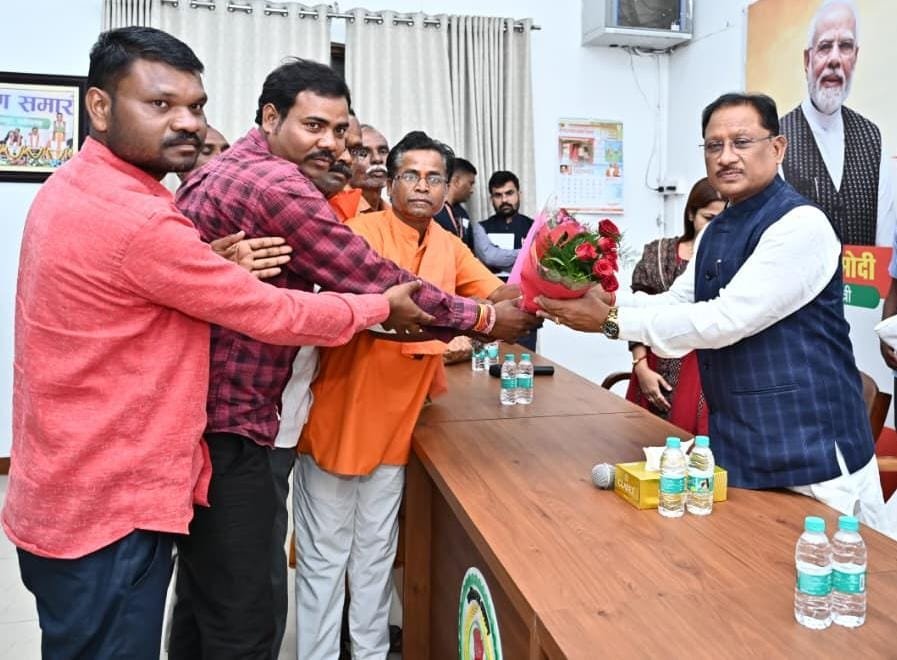 Fishermen committees of Gangrel Dam submerged area got the right to fish farming again, expressed gratitude at Chief Minister's residence