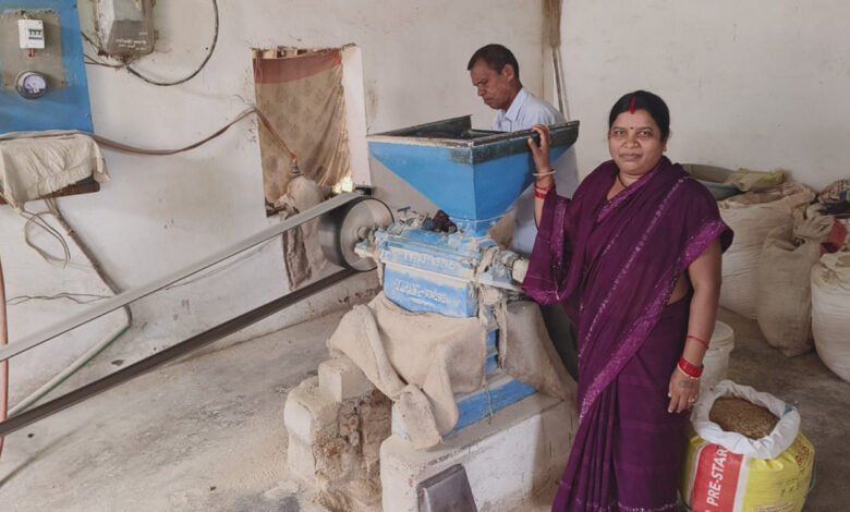 Anita of Pendra became 'Lakhpati Didi', got new flight from women's group