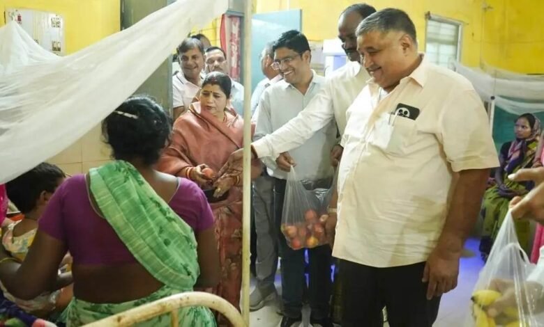 सेवा पखवाड़ा: अस्पताल भ्रमण, स्वास्थ्य शिविर और पौधरोपण कर दिया जनसेवा का संदेश 1 Seva Pakhwada: Hospital visits, health camps and tree plantation spread the message of public service.