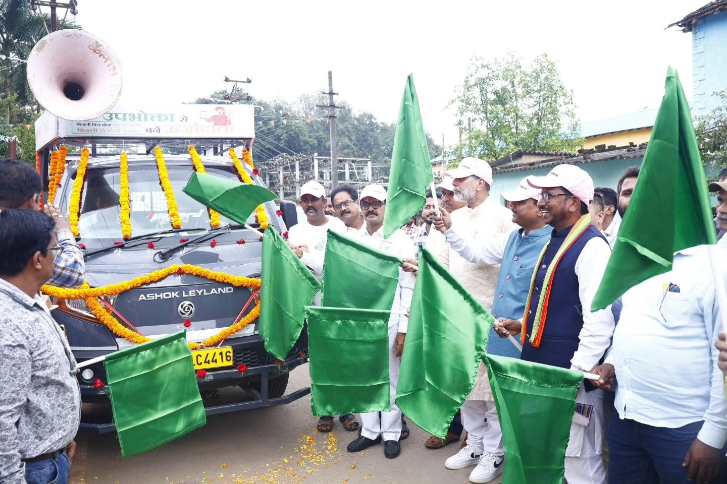 In Jagdalpur, the promotional vehicle of PM Suryaghar Free Electricity Scheme was flagged off