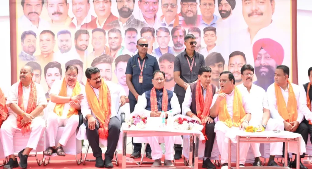 जन-जन की आस्था को मिला सहारा, नवरात्र में श्रद्धालुओं के लिए नि:शुल्क बस सेवा 2 RaipurNews Chhattisgarh Navratri2025 FreeBusService MaaBamleshwari VishnudevSai KaliMataSevaSamiti01
