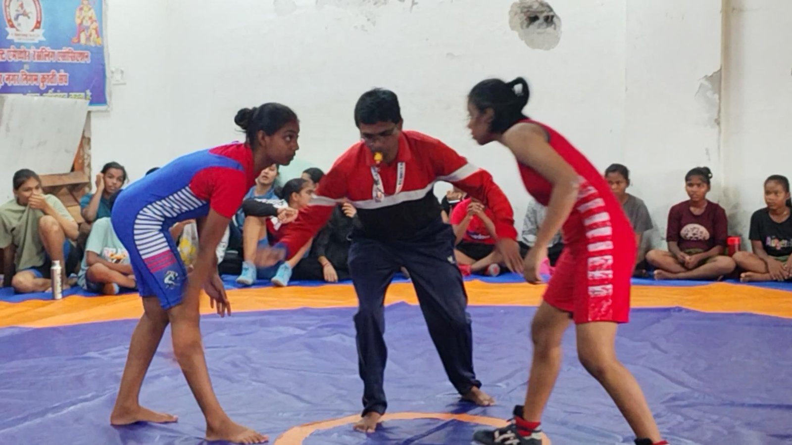 District level school wrestling competition in Raipur: 130+ players showed their strength, chance of selection at national level