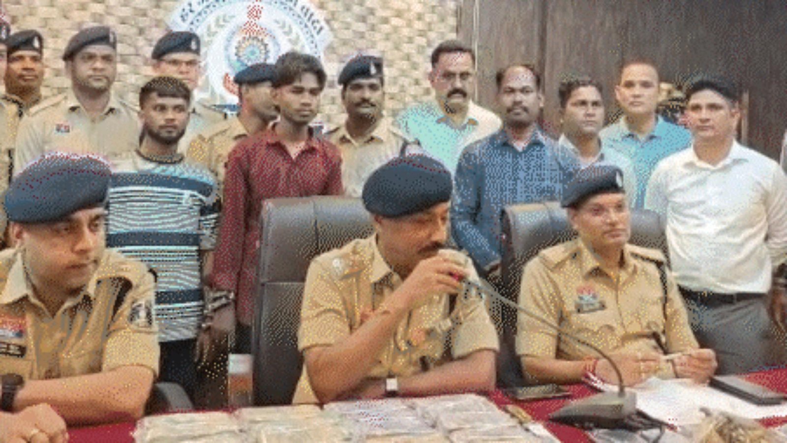 'Stop' signal came from Instagram, 10 lakhs looted at knife point! Mastermind turned out to be a minor