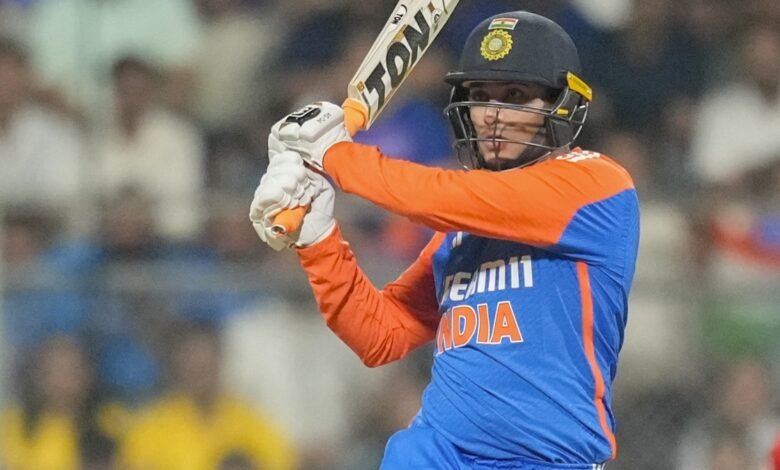 एशिया कप 2025: एशियाकप में अभिषेक शर्मा का धमाल, बरसाए 25-30 छक्के 1 Asia Cup 2025: Abhishek Sharma's blast in Asia Cup, hit 25-30 sixes