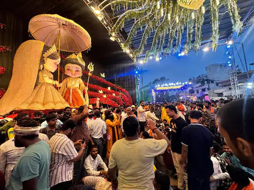 रायपुर के लाखे नगर में गणेश प्रतिमा को लेकर सियासी गर्माहट, पंडाल के बाहर प्रदर्शन-हंगामा 1 Political heat over Ganesh idol in Lakh Nagar, Raipur, protest and uproar outside the pandal