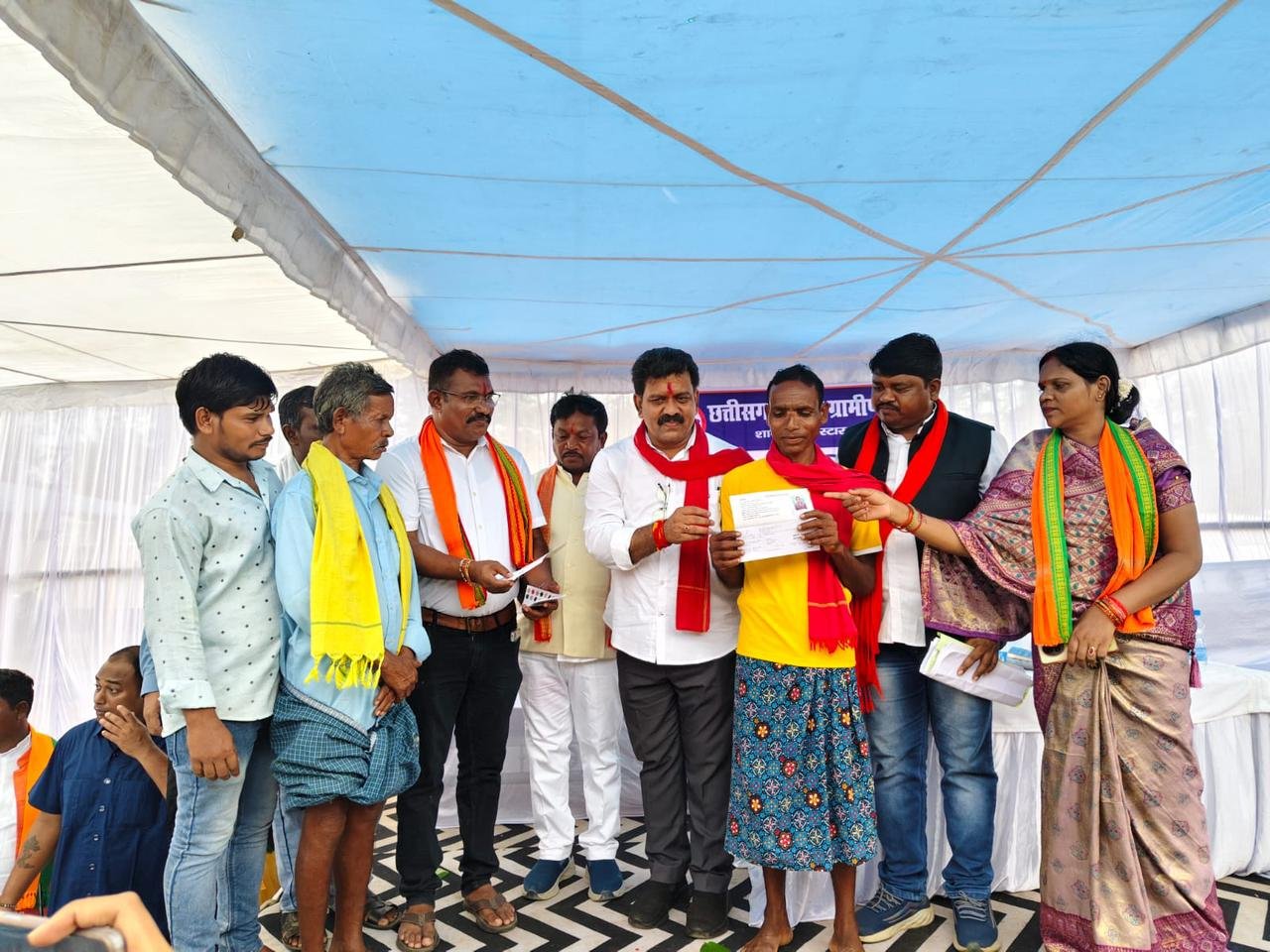 Deputy Chief Minister Vijay Sharma reached Kishtaram and inaugurated the Rural Bank branch.