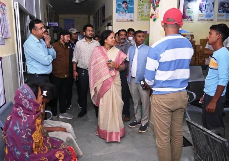 Instructions for meeting, treatment and monitoring of villagers affected by vomiting and diarrhea in Bhandi village of Surajpur