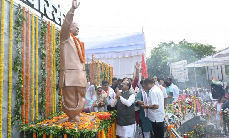 सक्ती में उप मुख्यमंत्री अरुण साव ने 48.73 करोड़ के विकास कार्यों का किया लोकार्पण और भूमिपूजन 1 Deputy Chief Minister Arun Sao inaugurated and performed Bhoomi Pujan of development works worth Rs 48.73 crore in Sakti.