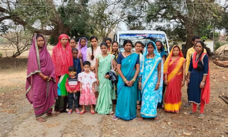 फरसपाल की महिलाएं: अब सपनों की सवारी चलाती हैं 1 The women of Faraspal: Now they ride their dreams