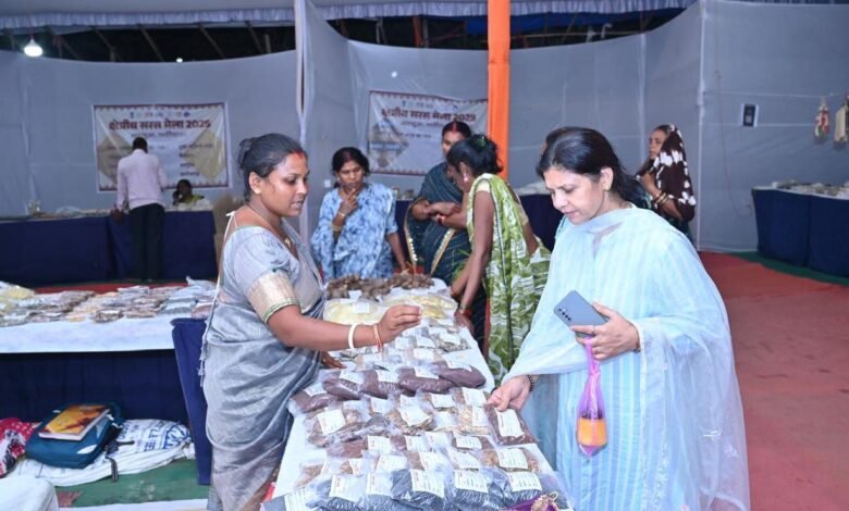 सरस मेला 2025 में ग्रामीण महिलाओं की उद्यमिता को नया मंच मिला 1 Saras Mela 2025 provides a new platform for rural women entrepreneurship