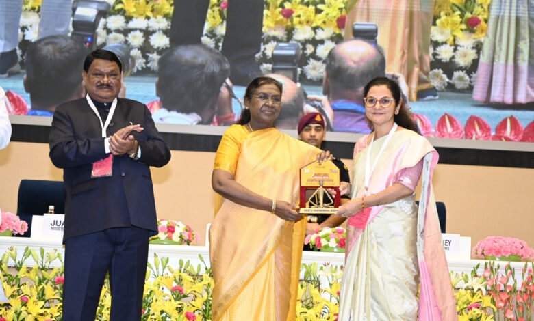 कोरिया जिले को राष्ट्रीय स्तर पर मिला सम्मान, जनजातीय सशक्तिकरण में रचा नया इतिहास 1 Korea district receives national recognition, creates history in tribal empowerment