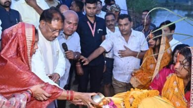 छठ महापर्व पर मुख्यमंत्री विष्णु देव साय ने दुलदुला घाट में अर्घ्य अर्पित किया, छठ घाट के सौंदर्यीकरण की घोषणा 1 Photo of छठ महापर्व पर मुख्यमंत्री विष्णु देव साय ने दुलदुला घाट में अर्घ्य अर्पित किया, छठ घाट के सौंदर्यीकरण की घोषणा