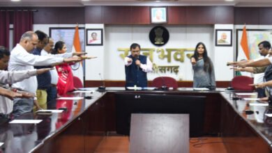 राजभवन में अधिकारियों-कर्मचारियों ने लिया ईमानदारी और पारदर्शिता का संकल्प 4 Photo of राजभवन में अधिकारियों-कर्मचारियों ने लिया ईमानदारी और पारदर्शिता का संकल्प