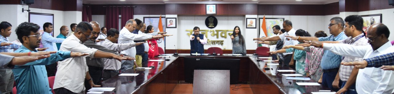 Officials and employees at Raj Bhavan took a pledge of honesty and transparency.