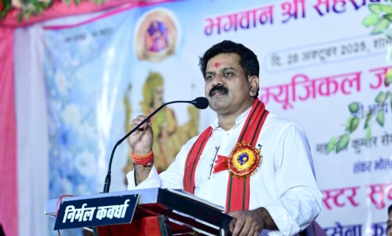 उपमुख्यमंत्री विजय शर्मा ने भगवान सहस्त्रबाहु अर्जुन जन्मोत्सव में की सहभागिता, समाज के विकास हेतु की कई घोषणाएँ 1 Deputy Chief Minister Vijay Sharma participated in the birth anniversary celebrations of Lord Sahastrabahu Arjuna and made several announcements for the development of society.