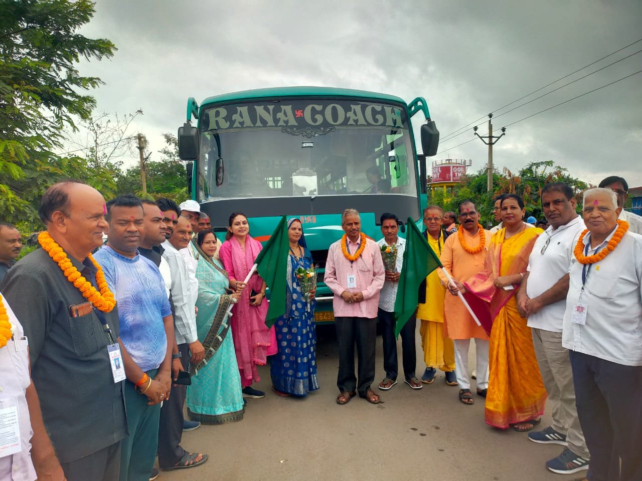 Devotees from Janjgir-Champa district set out on a pilgrimage to Ayodhya, with the government providing free travel and facilities.