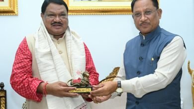 छत्तीसगढ़ में आदिवासी विकास पर मुख्यमंत्री विष्णुदेव साय और केंद्रीय मंत्री जुएल ओराम के बीच चर्चा 6 Photo of छत्तीसगढ़ में आदिवासी विकास पर मुख्यमंत्री विष्णुदेव साय और केंद्रीय मंत्री जुएल ओराम के बीच चर्चा