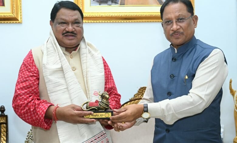 Discussion between Chief Minister Vishnudev Sai and Union Minister Jual Oram on tribal development in Chhattisgarh