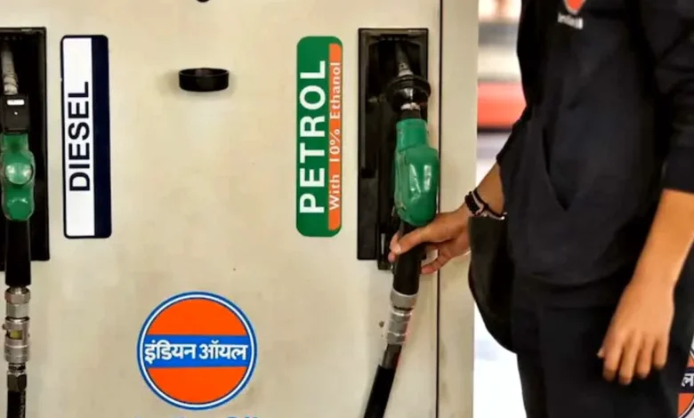 महंगाई की मार: पेट्रोल-डीजल के दामों में फिर बदलाव, जानिए 11 अक्टूबर 2025 का रेट 1 Inflation hits: Petrol and diesel prices change again, know the rate as of October 11, 2025