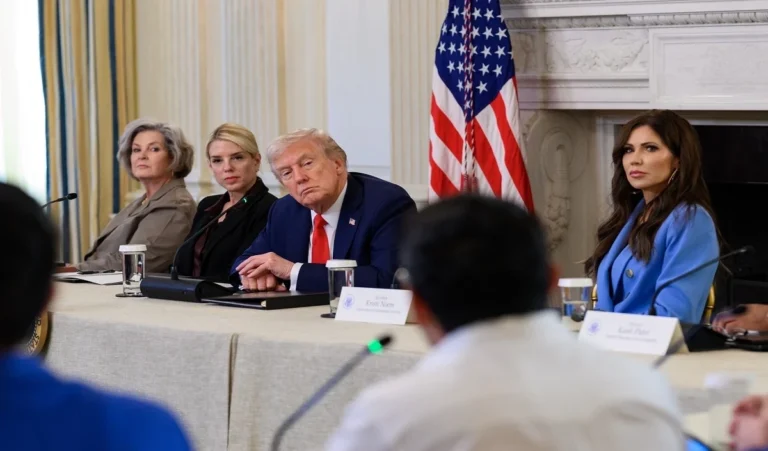 Uproar in US Parliament over tariffs on India, warning letter to Trump!
