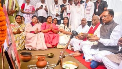 बाबा कार्तिक उरांव की जन्म शताब्दी पर श्रद्धांजलि, अंबिकापुर में “बाबा कार्तिक उरांव चौक” का भूमि पूजन 4 Photo of बाबा कार्तिक उरांव की जन्म शताब्दी पर श्रद्धांजलि, अंबिकापुर में “बाबा कार्तिक उरांव चौक” का भूमि पूजन