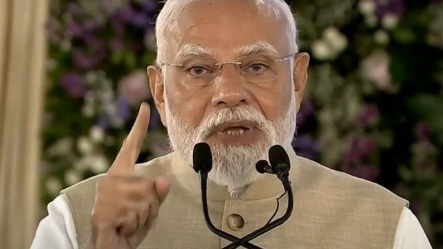 केंद्र सरकार की बड़ी सौगात: 8वां वेतन आयोग बना, 1 जनवरी 2026 से बढ़ेगी सैलरी! 1 Big gift from the Central Government: 8th Pay Commission formed, salary will increase from January 1, 2026!