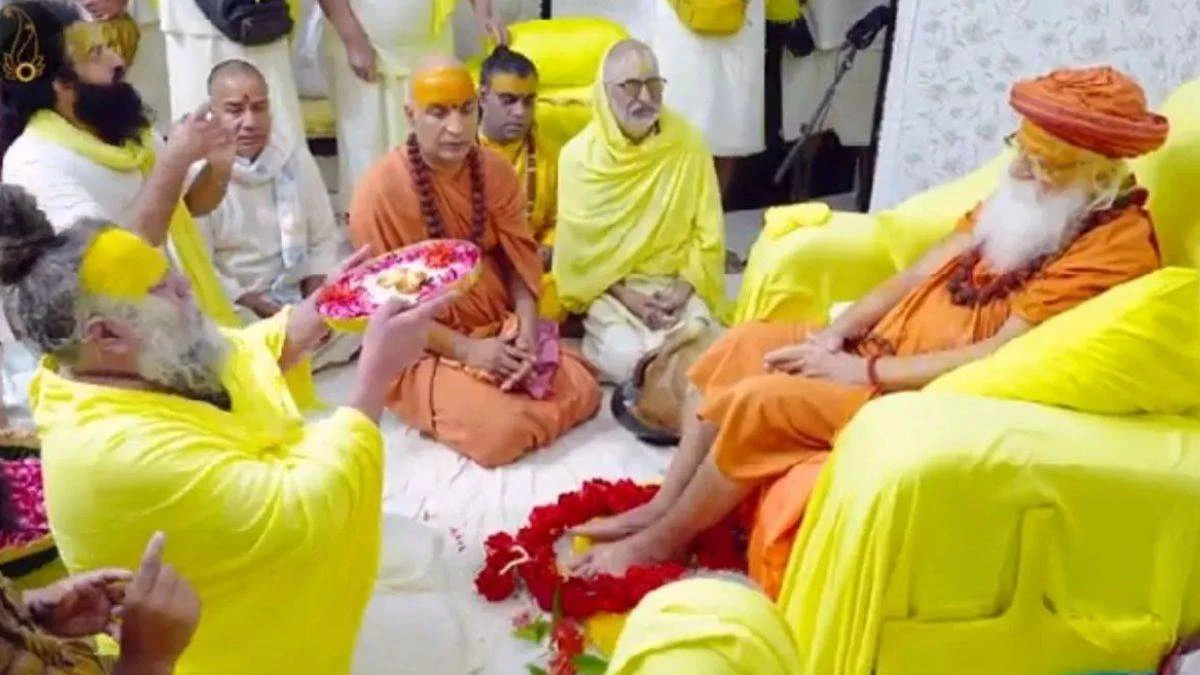 A priceless union of the eternal tradition: A soulful encounter between two great saints