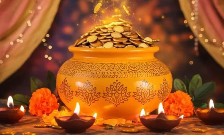 धनतेरस 2025: समृद्धि का पर्व, सिर्फ सोना-चांदी नहीं, सुरक्षा और स्वास्थ्य का संदेश भी 1 Dhanteras 2025: A festival of prosperity, not just gold and silver, but also a message of safety and health
