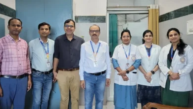 Photo of रायपुर : चिकित्सकों ने सर्जरी कर कैंसर पीड़ित मरीज की जान बचाने में सफलता हासिल की, कैंसर के चौथे स्टेज पर था बुजुर्ग सिम्स के चिकित्सकों ने दिया नया जीवन
