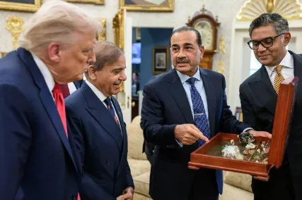 ट्रंप की 'पाक-प्रशंसा', भारत चौंका – नोबेल नहीं मिला तो हो गए निराश! 1 Trump's 'Pak-praise', India shocked - disappointed when he did not get the Nobel!
