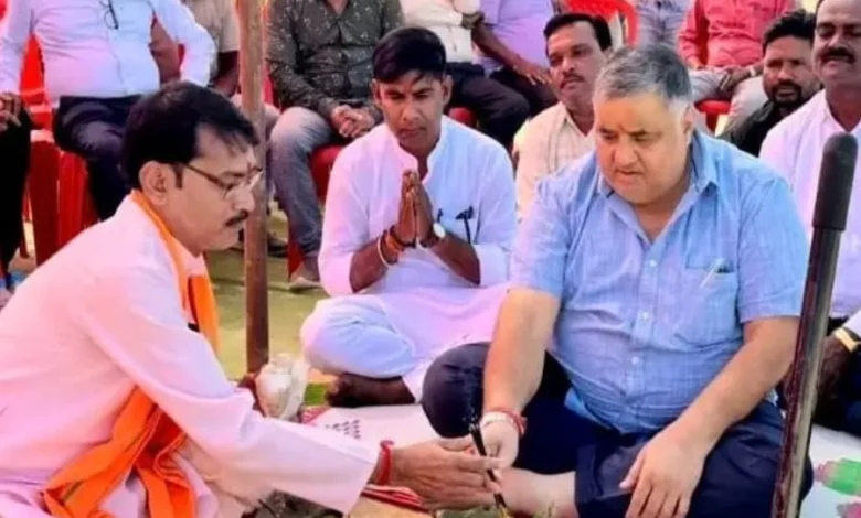 Tourism and Culture Minister Rajesh Agrawal performed the Bhoomi Pujan of the new Government College building at Hansdand at a cost of Rs. 4.65 crore.