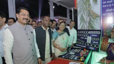 Photo of कोरबा में रजत महोत्सव पर राज्योत्सव की धूम, पारंपरिक रंगों में रंगा अंबेडकर ओपन थियेटर मैदान