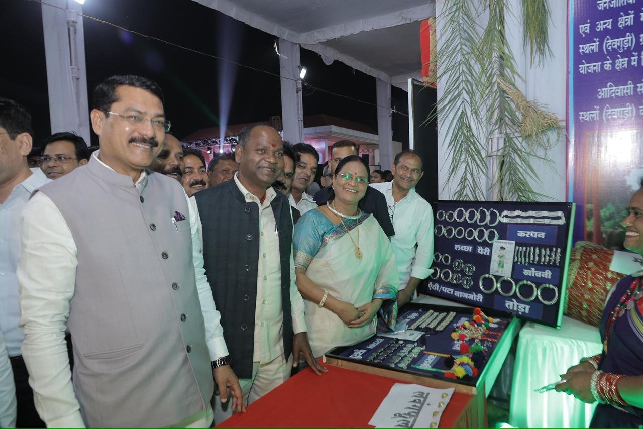 State festival celebrated with great enthusiasm on Silver Jubilee in Korba, Ambedkar Open Theatre ground painted in traditional colours
