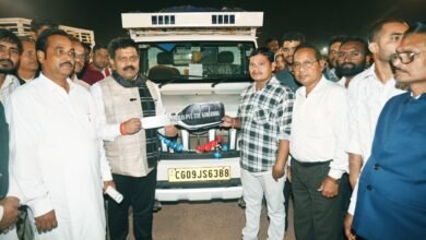 छत्तीसगढ़ राज्योत्सव पर उपमुख्यमंत्री विजय शर्मा ने विभागीय स्टॉलों का निरीक्षण किया, मत्स्य पालकों को मिले पिकअप वाहन 2 Photo of छत्तीसगढ़ राज्योत्सव पर उपमुख्यमंत्री विजय शर्मा ने विभागीय स्टॉलों का निरीक्षण किया, मत्स्य पालकों को मिले पिकअप वाहन