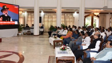 Photo of “वंदे मातरम्” के 150 वर्ष पूर्ण — राजभवन रायपुर में गूंजा देशभक्ति का स्वर