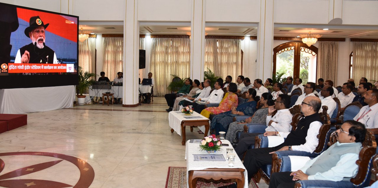 150 years of “Vande Mataram” completed – Patriotic voices resonated at Raj Bhavan, Raipur