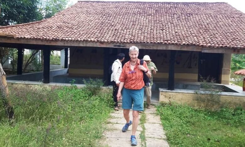 विदेशी मेहमानों ने किया बस्तर की जनजातीय संस्कृति का अनुभव, धनकुल एथनिक रिजॉर्ट की थीम ने किया मंत्रमुग्ध 1 Foreign guests experience the tribal culture of Bastar, mesmerized by the theme of Dhankul Ethnic Resort