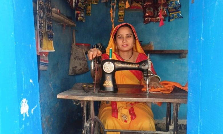 Jyoti Dubey's life has changed under the Mahatari Vandan Yojana, setting a new example of self-reliance through sewing.