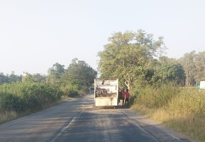 Patch repair work is progressing rapidly on the Gaurela-Pendra-Basantpur and Gaurela-Venkatnagar roads.