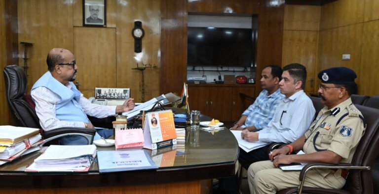The Governor expressed concern over the deteriorating traffic situation in the capital and issued strict instructions to the administration.
