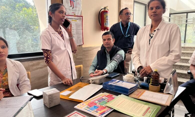 विश्व मधुमेह दिवस से पहले रायपुर में स्वास्थ्य समीक्षा बैठक के दौरान एनसीडी स्क्रीनिंग, स्वास्थ्य जागरूकता की नई पहल 1 New initiatives for NCD screening, health awareness during health review meeting in Raipur ahead of World Diabetes Day