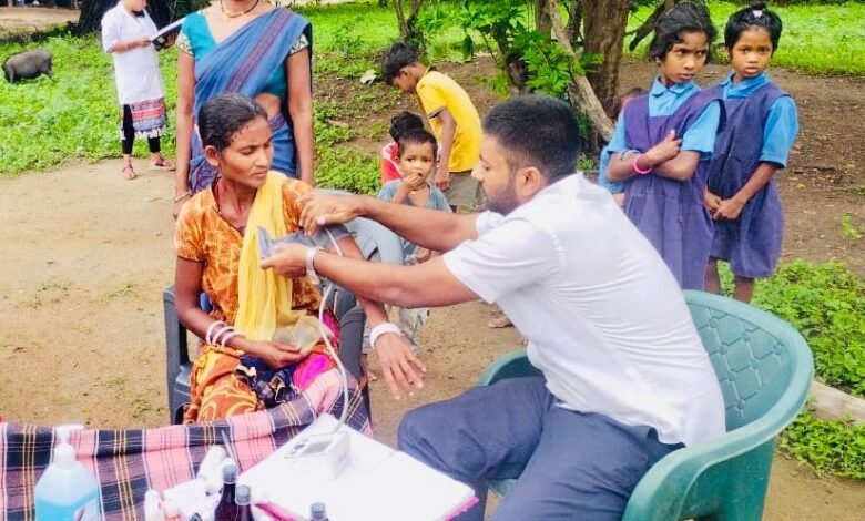 घने जंगलों के बीच पहली बार पहुंची बड़ी स्वास्थ्य सुविधा, तीन दिवसीय शिविर में मिला इलाज और आयुष्मान का नया भरोसा 1 A major healthcare facility has arrived amidst dense forests for the first time, providing treatment in a three-day camp and renewed confidence from Ayushman.