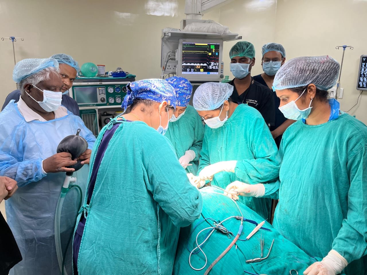 Successful operation of 15-year-old serious thyroid nodule at Raigarh Medical College, patient gets a new lease on life