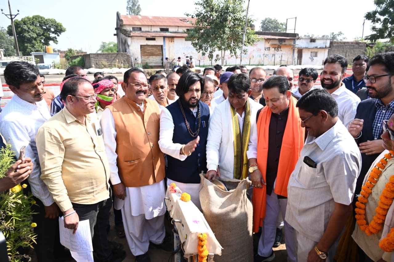 Auspicious start of paddy procurement in Machhbhuni, enthusiasm and confidence seen among farmers