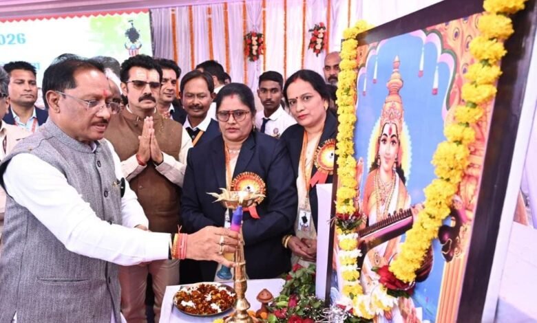 जगदलपुर में बस्तर हाईस्कूल का शताब्दी उत्सव; शिक्षा, विकास और नई घोषणाओं के बीच इतिहास फिर हुआ जीवंत 1 Bastar High School celebrates its centenary in Jagdalpur; history comes alive amidst education, development, and new announcements.