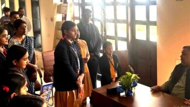 Photo of छात्रों संग आत्मविश्वास भरी बातचीत: जीवन, लक्ष्य और सीख पर मंत्र साझा