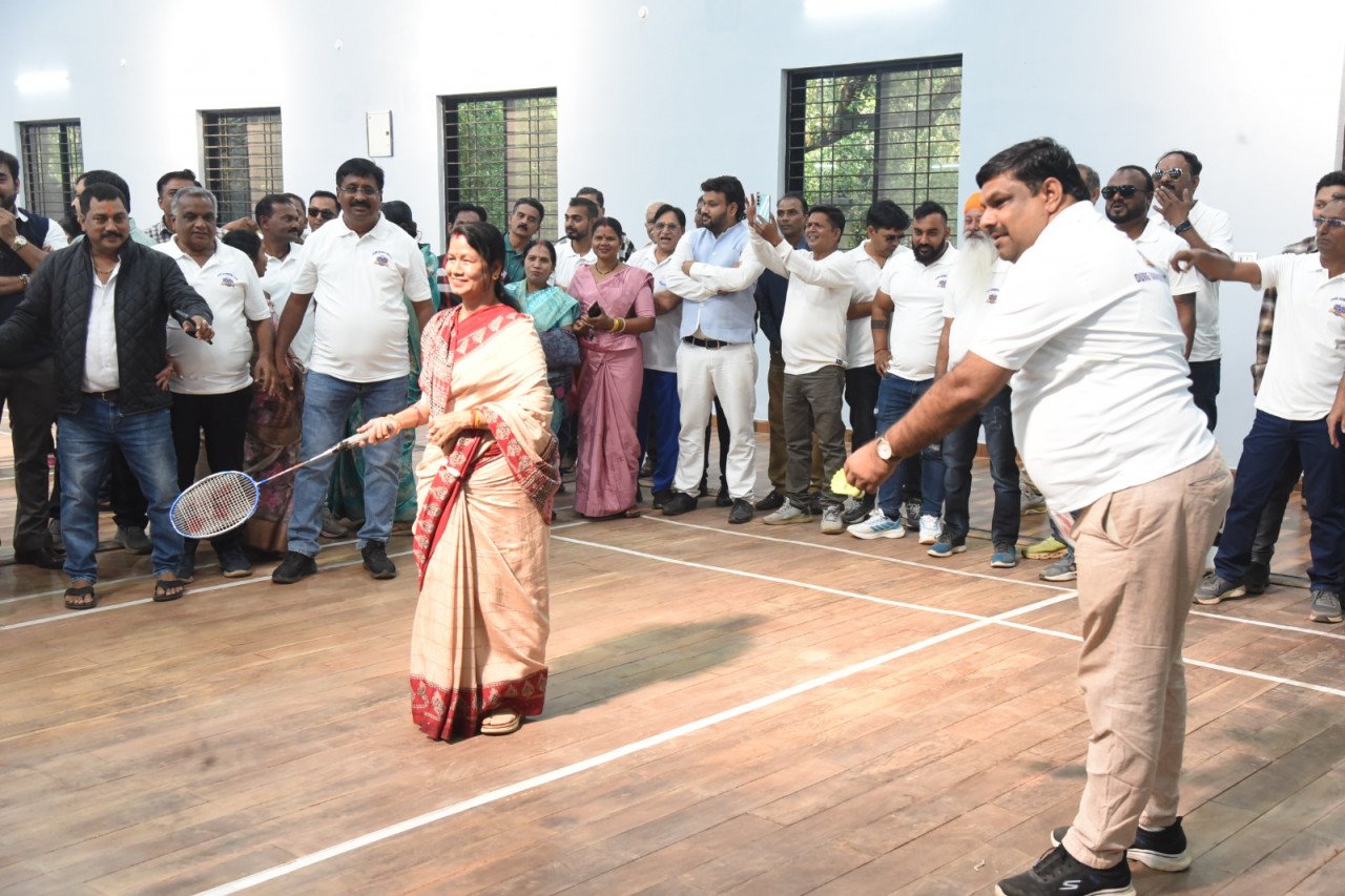 Durg gets a new sporting gift: State-of-the-art indoor badminton court inaugurated