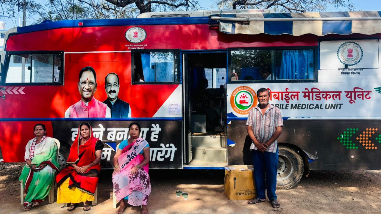 Health services reach the city's slum areas, with the mobile medical unit surpassing 1.75 lakh treatments.