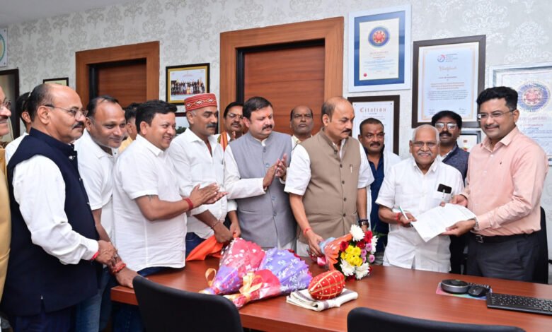 Domanlal Korsevada assumed charge as Vice Chairman of Scheduled Caste Development Authority